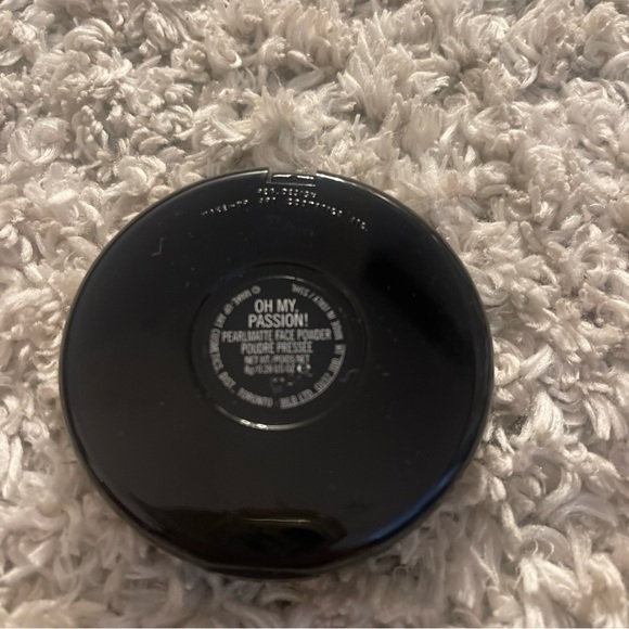 MAC Cosmetics Blush - pearl matte face powder oh my passion - Picture 5 of 7